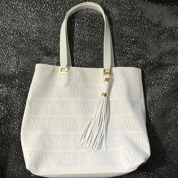 Steve Madden Handbags - BRAND NEW Steve Madden BSaylor logo tote